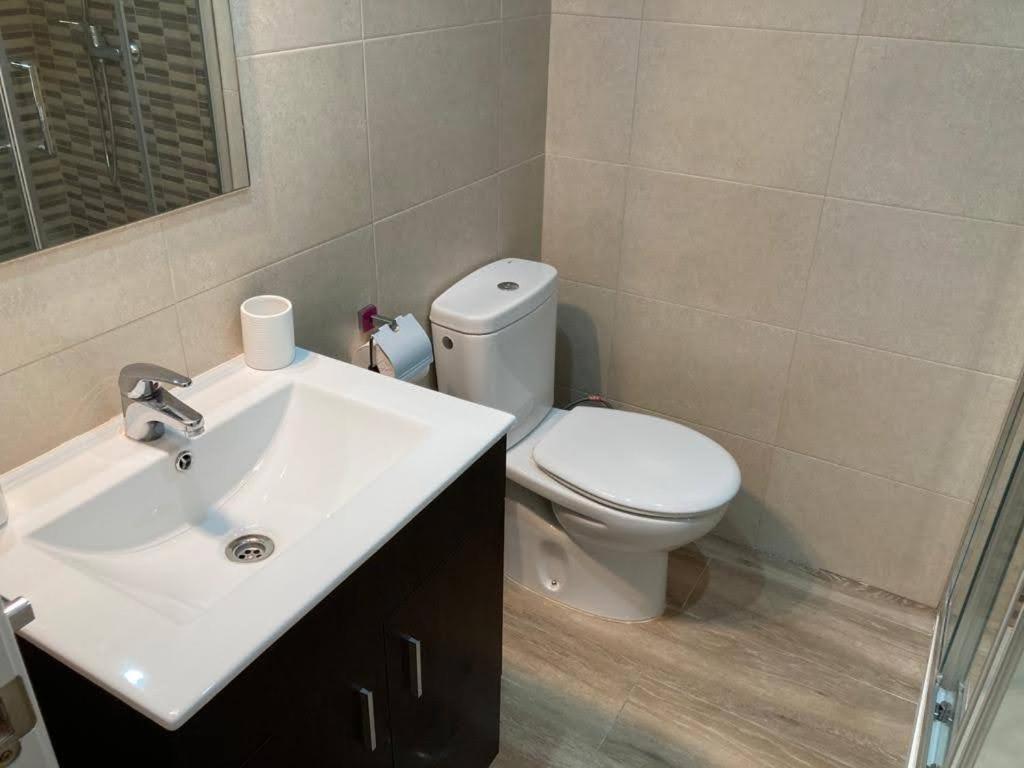 Apartamento Estudio En Chinasol Primera Linea Playa San Cristobal Альмуньекар Экстерьер фото